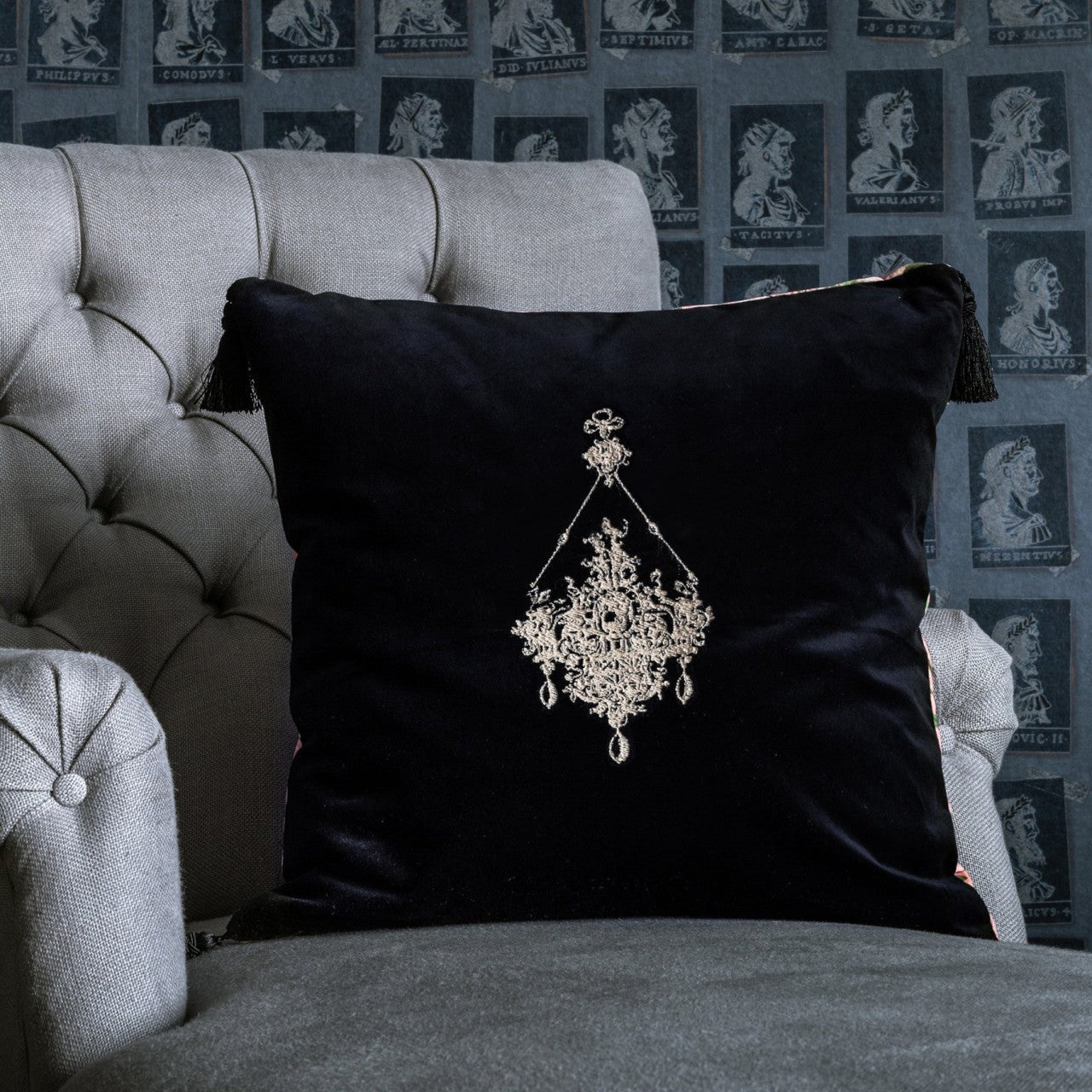 GEMME EMBROIDERY Velvet Embroidered Cushion_Cushions_Mindthegap